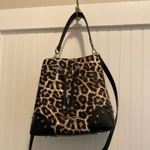Michael kors leopard print purse